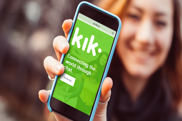 phone with kik app 