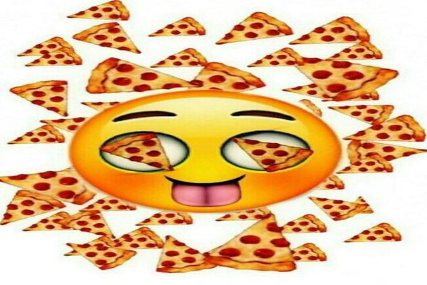 emoji with pizza